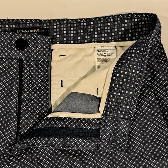 Banana Republic Men's 30"x9" Aiden Short - Picture 5 of 14